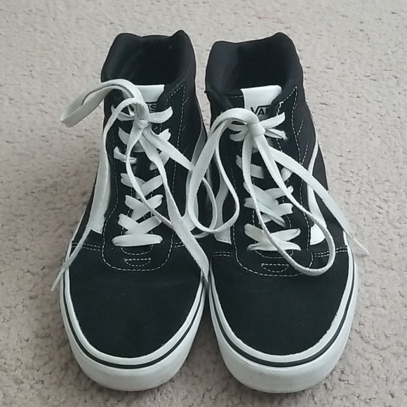 Vans Shoes - Like New Women's Vans Old Skool